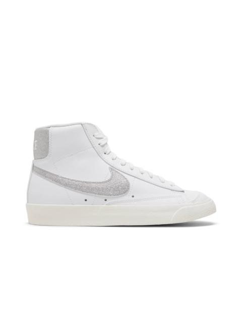 Wmns Blazer Mid '77 Essential 'White Metallic Silver'