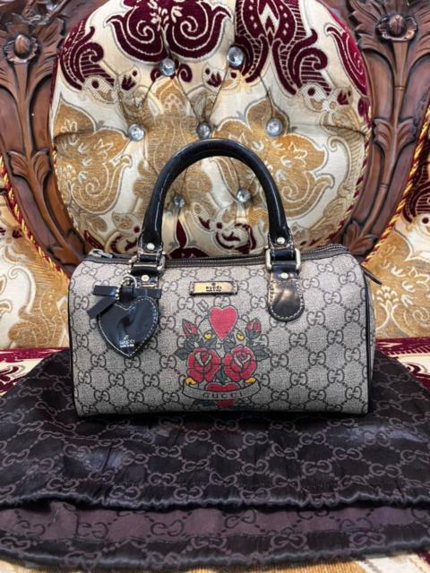 GUCCI Authentic Gucci Beige Ebony Heart Tattoo GG Supreme Small
