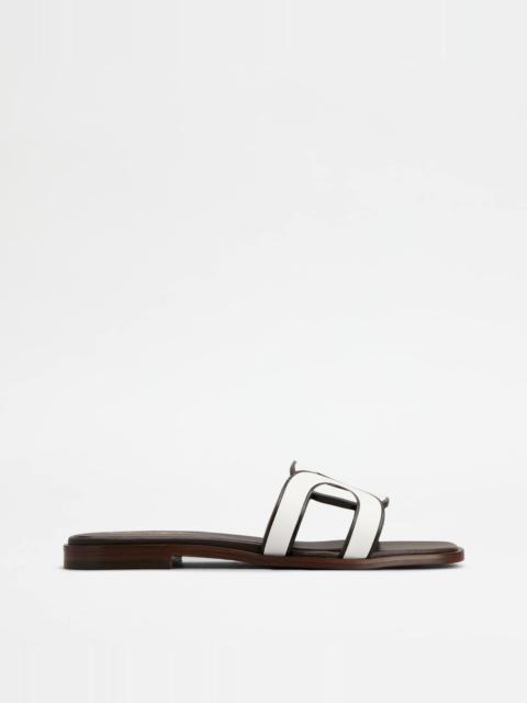 Tod's SANDALS IN LEATHER - WHITE