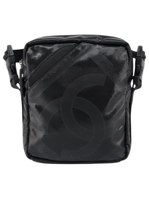 CHANEL Patent leather handbag