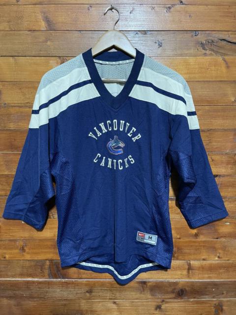 Nike Vintage 90s nike NHL vancouver canucks hockey jersey