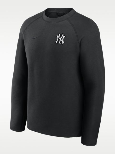 Nike New York Yankees Tech Fleece Men's Nike MLB Pullover Crew