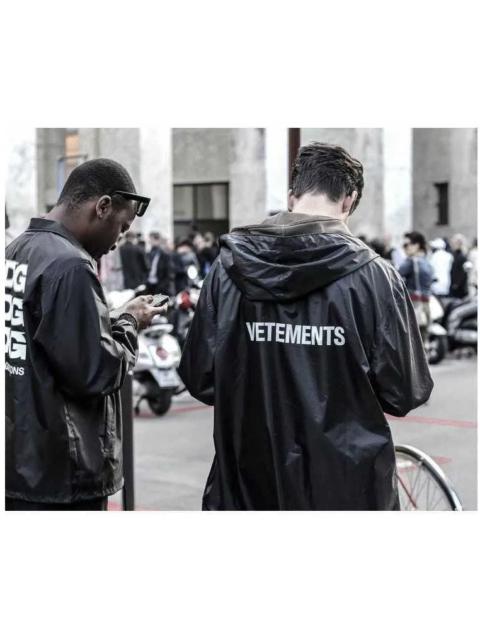 VETEMENTS 🔥Vetements 2017 Rain Coat