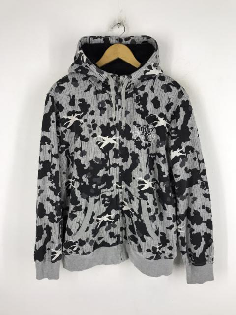 Other Designers Uniqlo - UNIQLO X STARWARS CAMOUFLAGE HOODIE FLEECE LINING