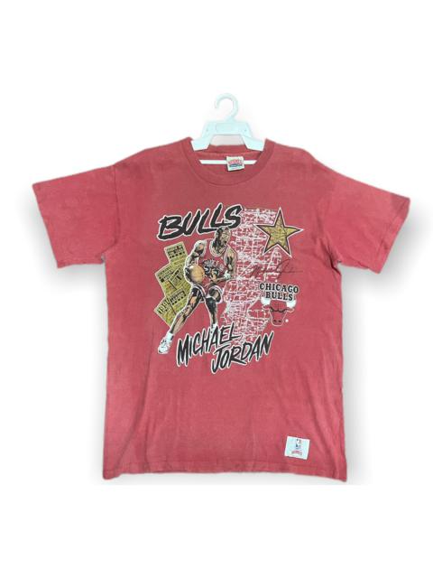 Other Designers Vintage - Vintage Michael Jordan Dunking Chicago Bulls Tee