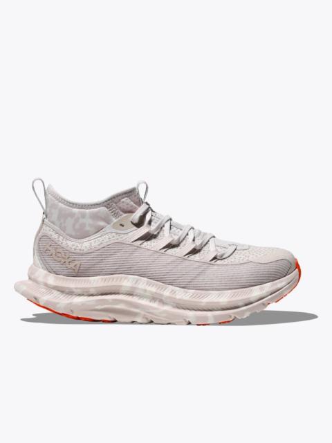 HOKA Kawana Mid Studio Proba Shoes in White Sand/Tangerine Tango
