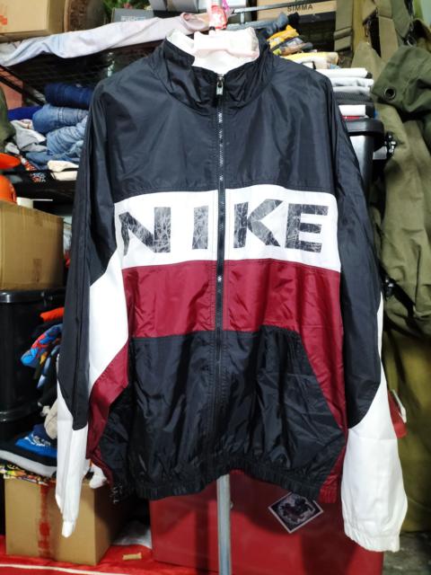 Nike Vintage Nike Block Big Spell Sweater 90s Streetwear fashion