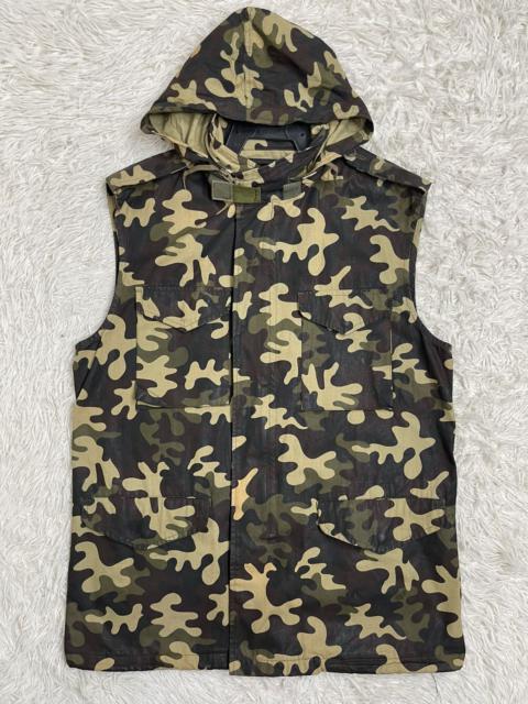 Beams Camouflage Sleevless Zip Up Jacket with Pockets