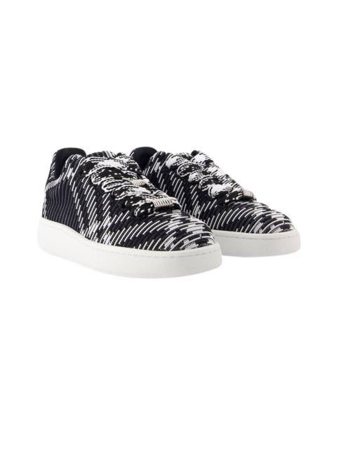 Burberry Burberry Women's Textile LF Box Knit Sneaker, Size 37, Never Worn (Authentic
Pre-Loved)