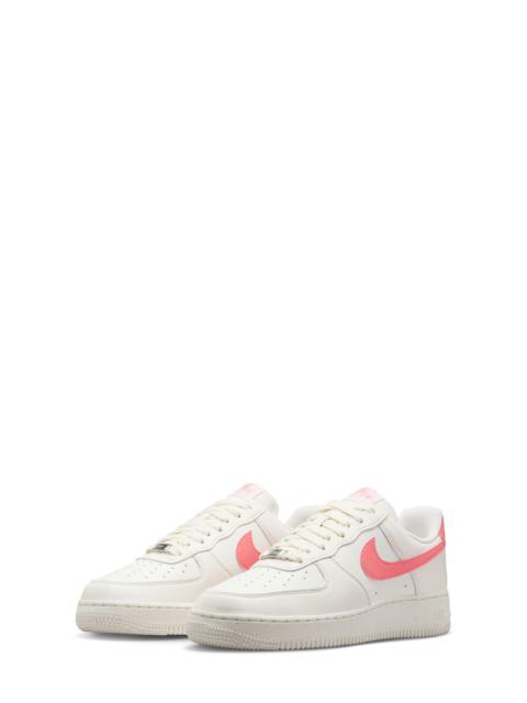 Nike Nike Air Force 1 '07 SE Sneaker in 110 Sail/sail at Nordstrom