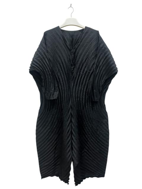 ISSEY MIYAKE 2003 Runaway Collection Issey Miyake Black Dress 2 Pleated