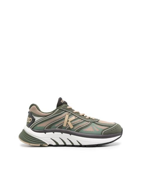 Pace sneakers