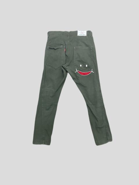 Japanese Brand - FAMOUS UP SMILE 😛 SMILEY EMBROIDERED GREEN FADED PANT