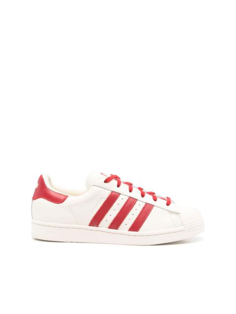 x AVAVAV Superfinger Superstar sneakers