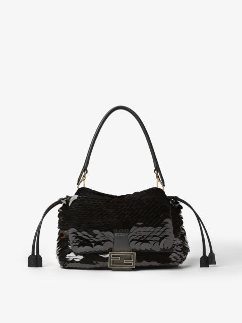 FENDI Mamma Baguette Medium