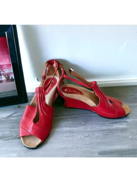 Other Designers EARTHIES Veria SIZE 8.5 Ruby Red Wedge Sandals Heels Comfort Footbed NWOB