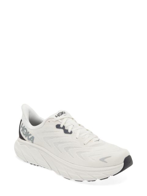 HOKA HOKA Arahi 6 Running Shoe in Blanc De Blanc /Steel Wool at Nordstrom