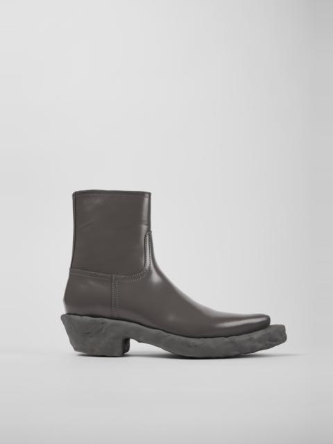 CAMPERLAB Gray leather boots