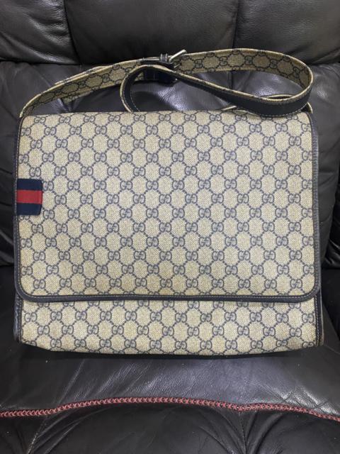 GUCCI Authentic Gucci GG Supreme Messenger Bag