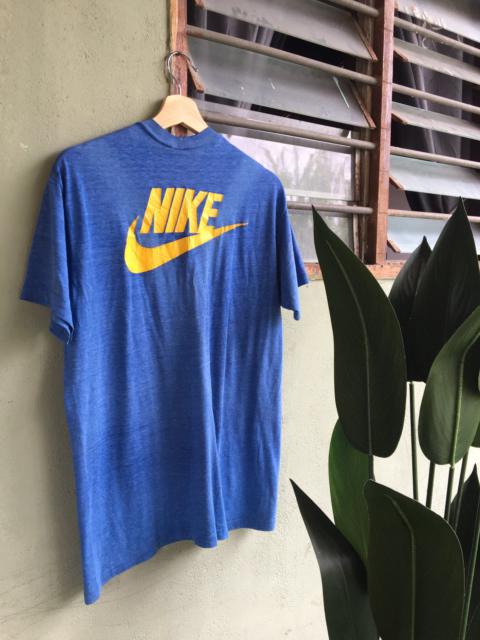 Nike 💥RARE Vintage nike Big swoosh on back 80s paper thin