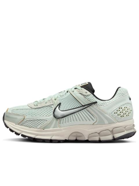 Nike (WMNS) Nike Air Zoom Vomero 5 'Light Silver Chrome' FN6742-001