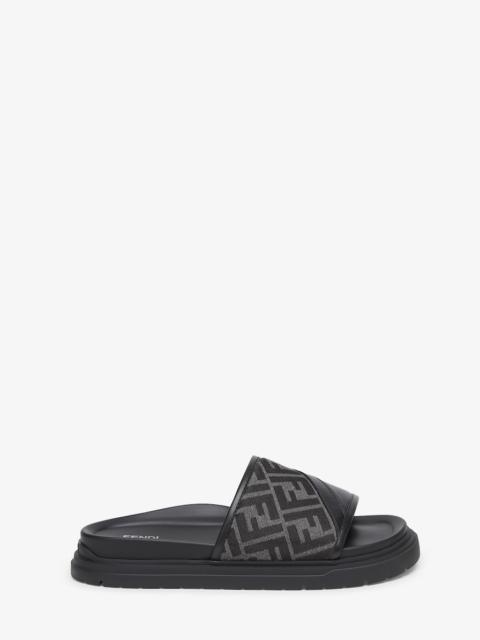 FENDI Fendi Diagonal Slides