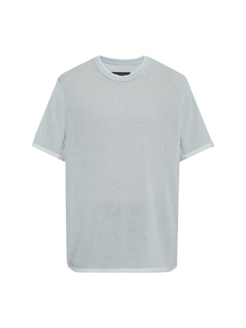 short-sleeved T-shirt