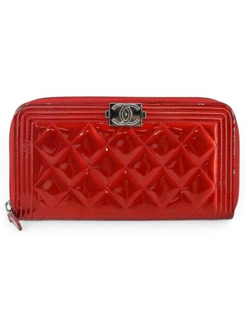 CHANEL Boy patent leather wallet