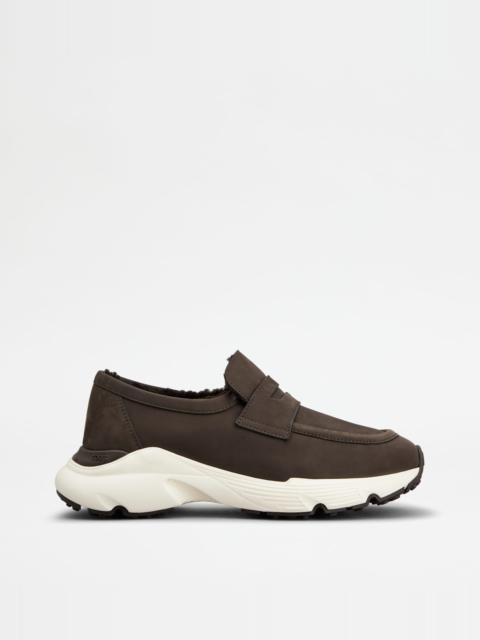 Tod's SPORTY LOAFERS IN NUBUCK - BROWN