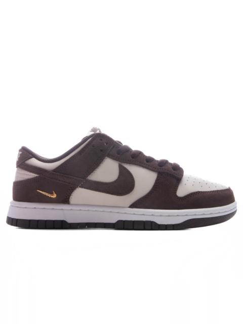 Nike WOMEN'S DUNK LOW SE - LIGHT OREWOOD BROWN/BAROQUE BROWN/WHITE