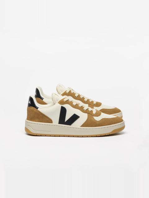 VEJA V-10 LEATHER PURE BLACK TENT