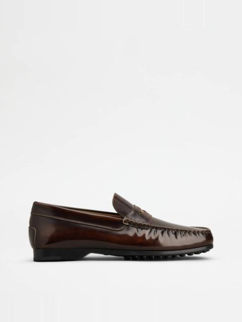 Tod's LOAFERS IN LEATHER - BROWN