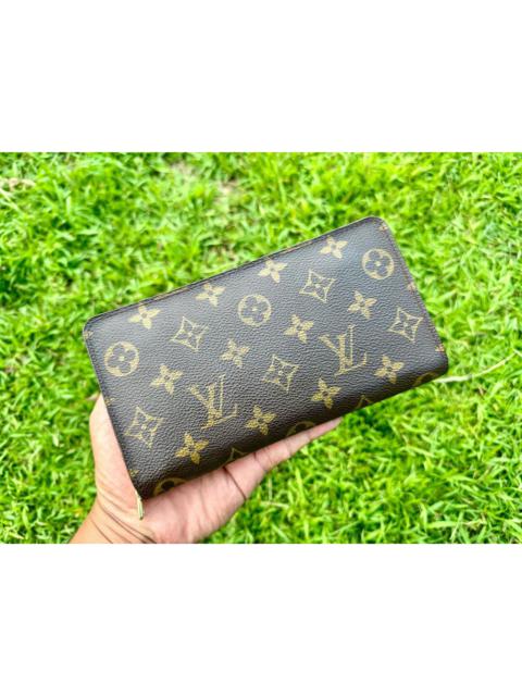 Louis Vuitton Authentic Louis Vuitton Monogram Canvas Zippy Wallet