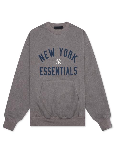 ESSENTIALS FEAR OF GOD ESSENTIALS X MLB YANKEES SPORT CREWNECK - HOMESTEAD HEATHER