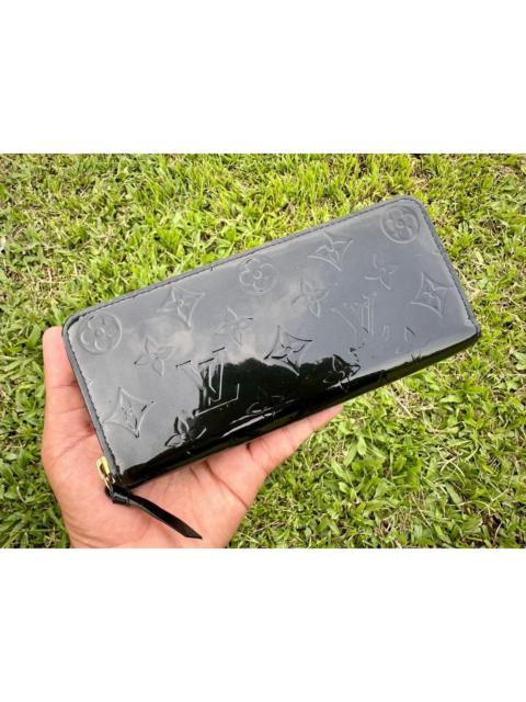 Louis Vuitton Authentic Louis Vuitton Monogram Vernis Leather Zippy Wallet
