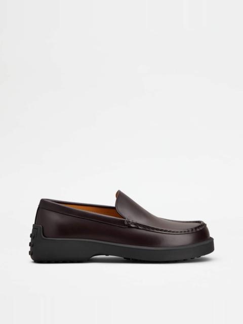 Tod's SLIPPER LOAFERS IN LEATHER - BURGUNDY
