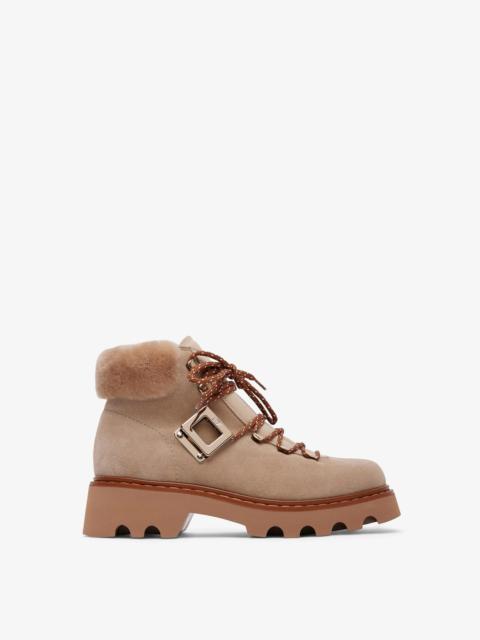 Roger Vivier Viv Rangers shearling beige boots