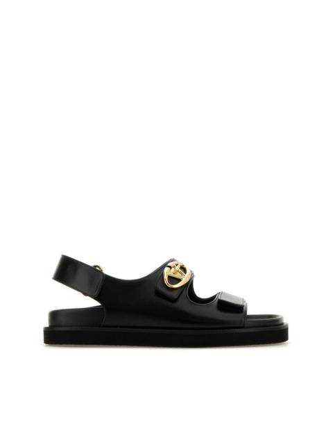 VLogo leather sandals