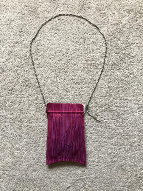 ISSEY MIYAKE 1990s Issey Miyake Pleat Please Chain pleated Sling Bag