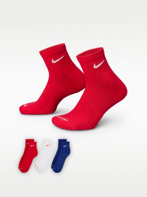 Nike Nike Everyday Plus Cushioned Training Ankle Socks (3 Pairs)