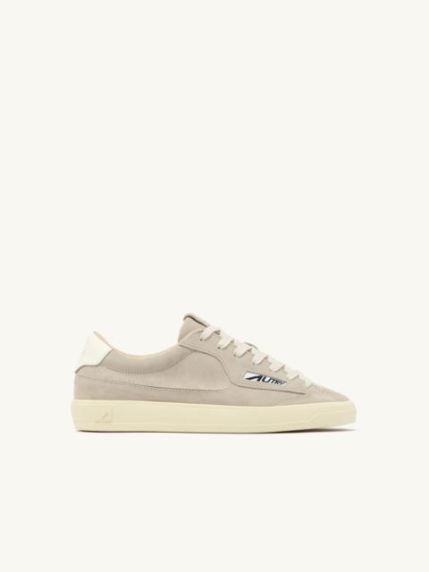 AUTRY WINDSCAPE LOW SNEAKERS IN ROCK AND MARSHMALLOW SUEDE