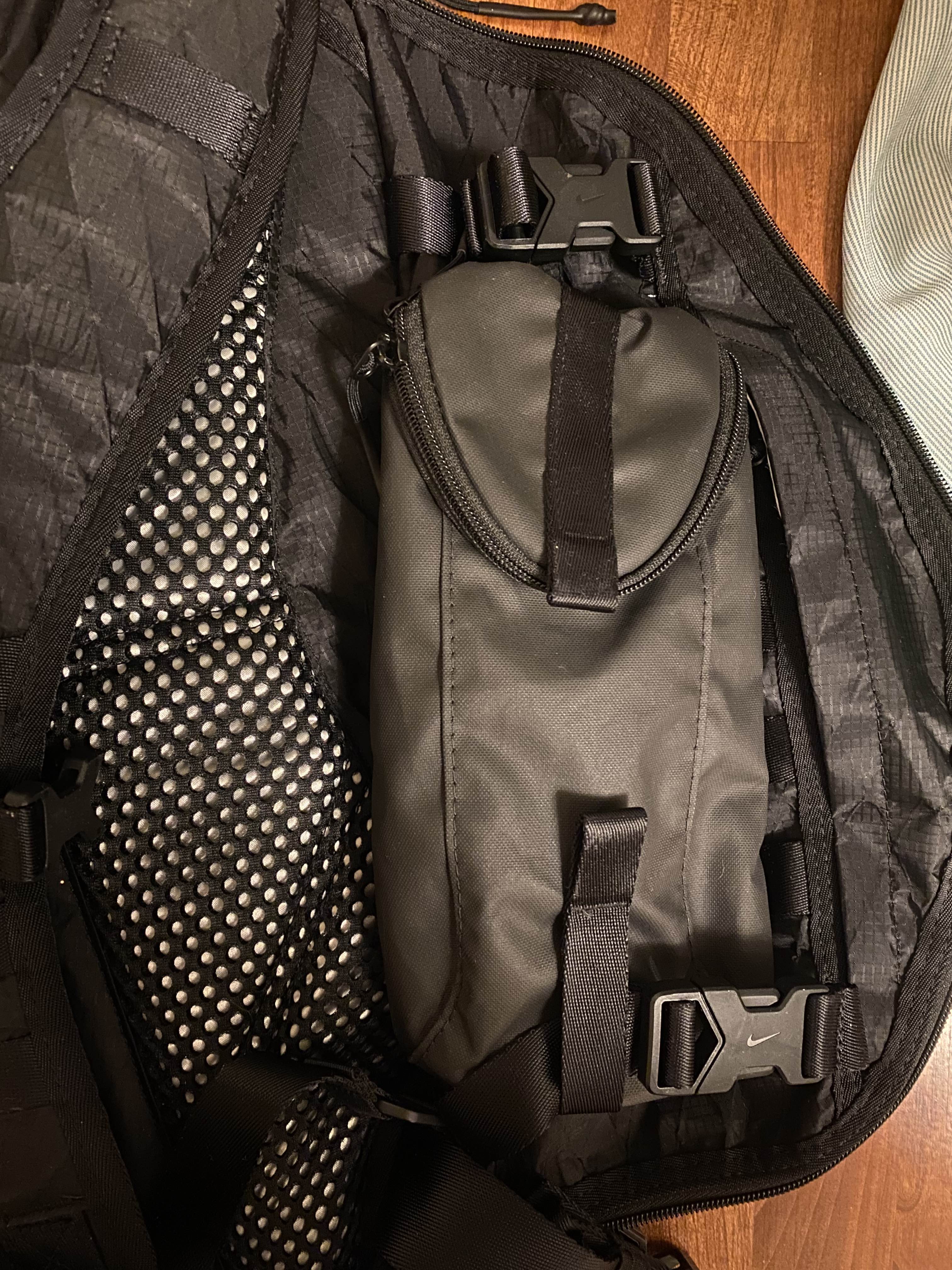 Nike ACG Nike NikeLab ACG Responder Backpack Triple Black BZ9721 001 stinger 2003 REVERSIBLE