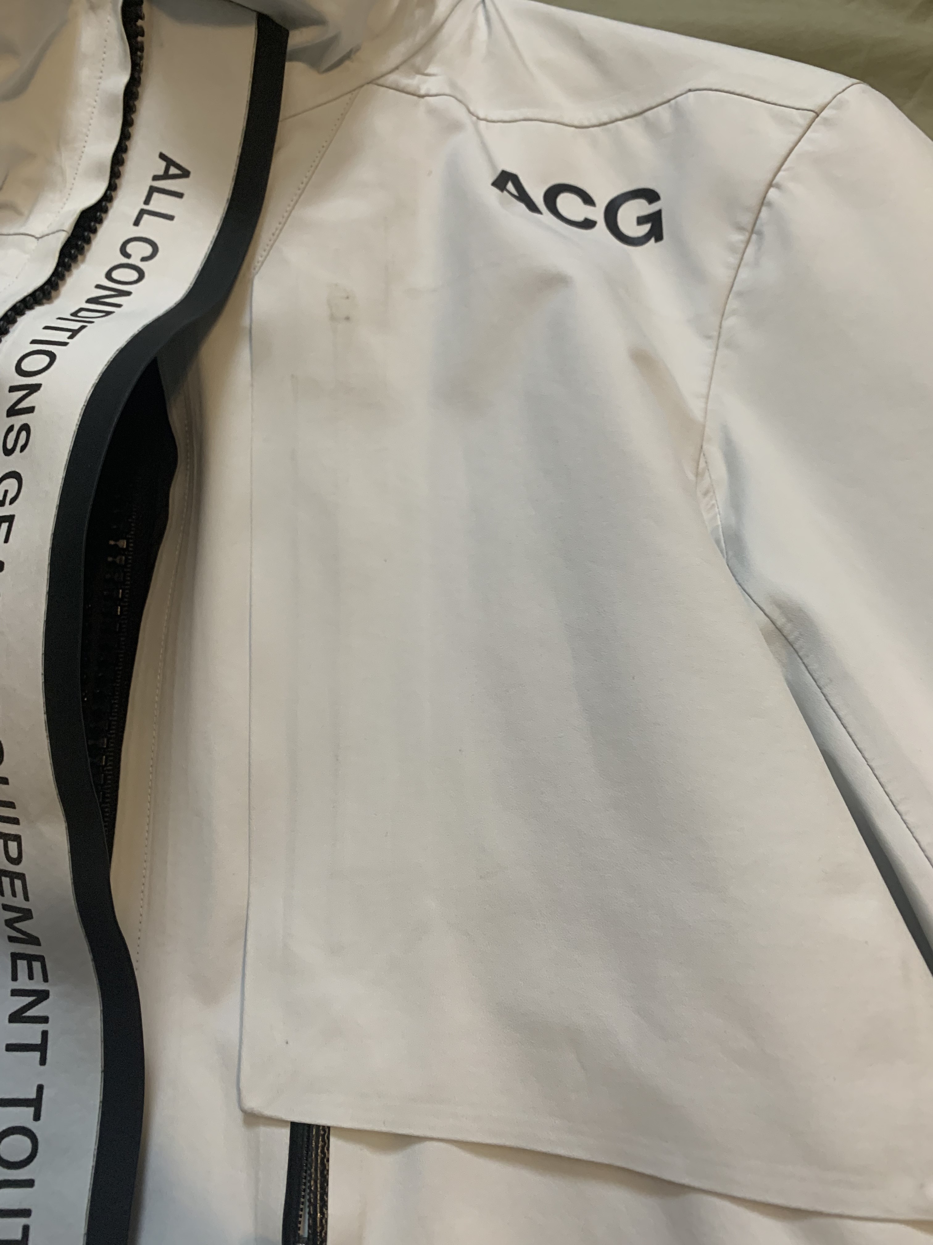nike acg 2 in 1 jacket white