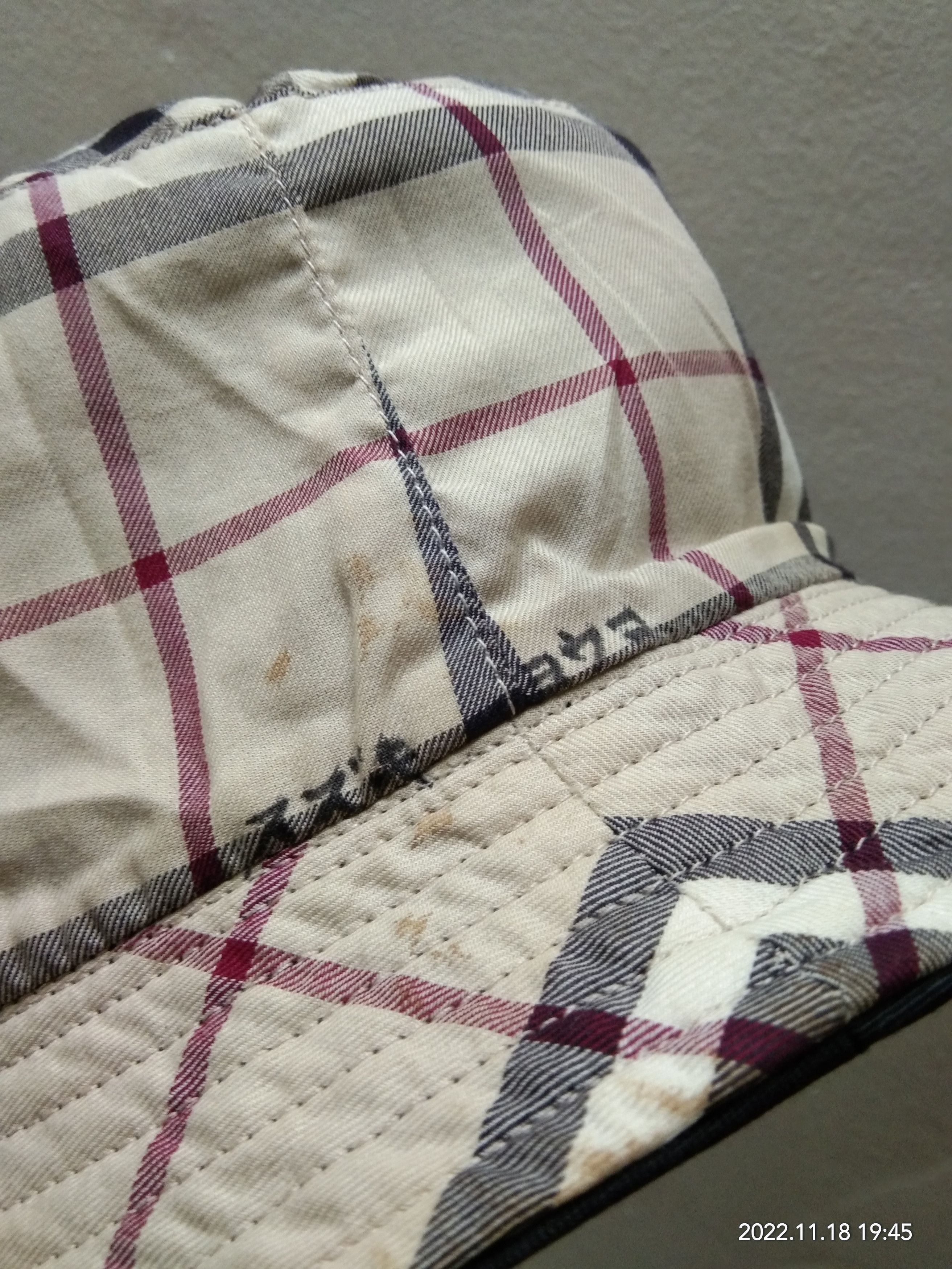 Burberry London shops Hat