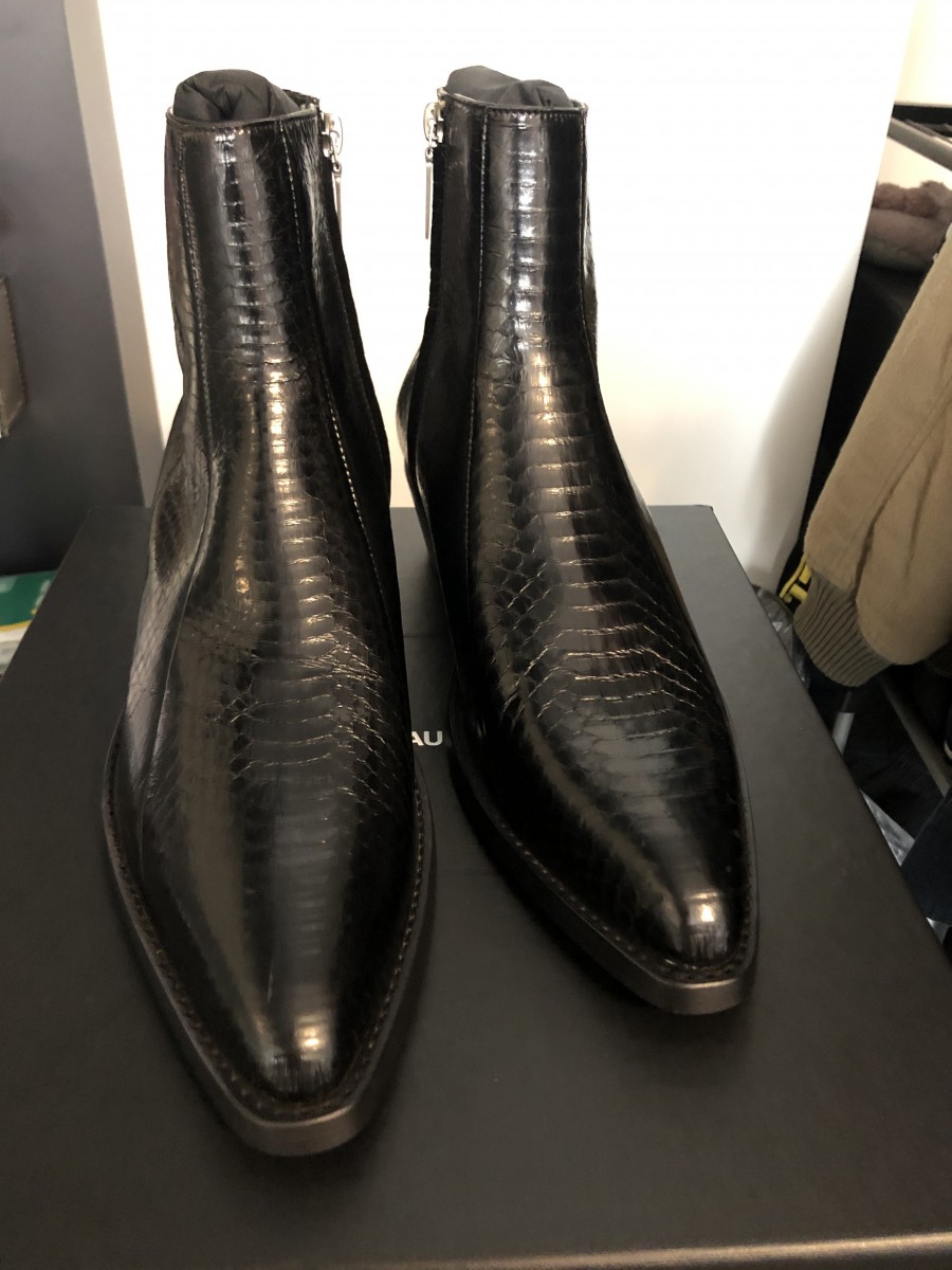 Saint laurent dakota chelsea fashion boots