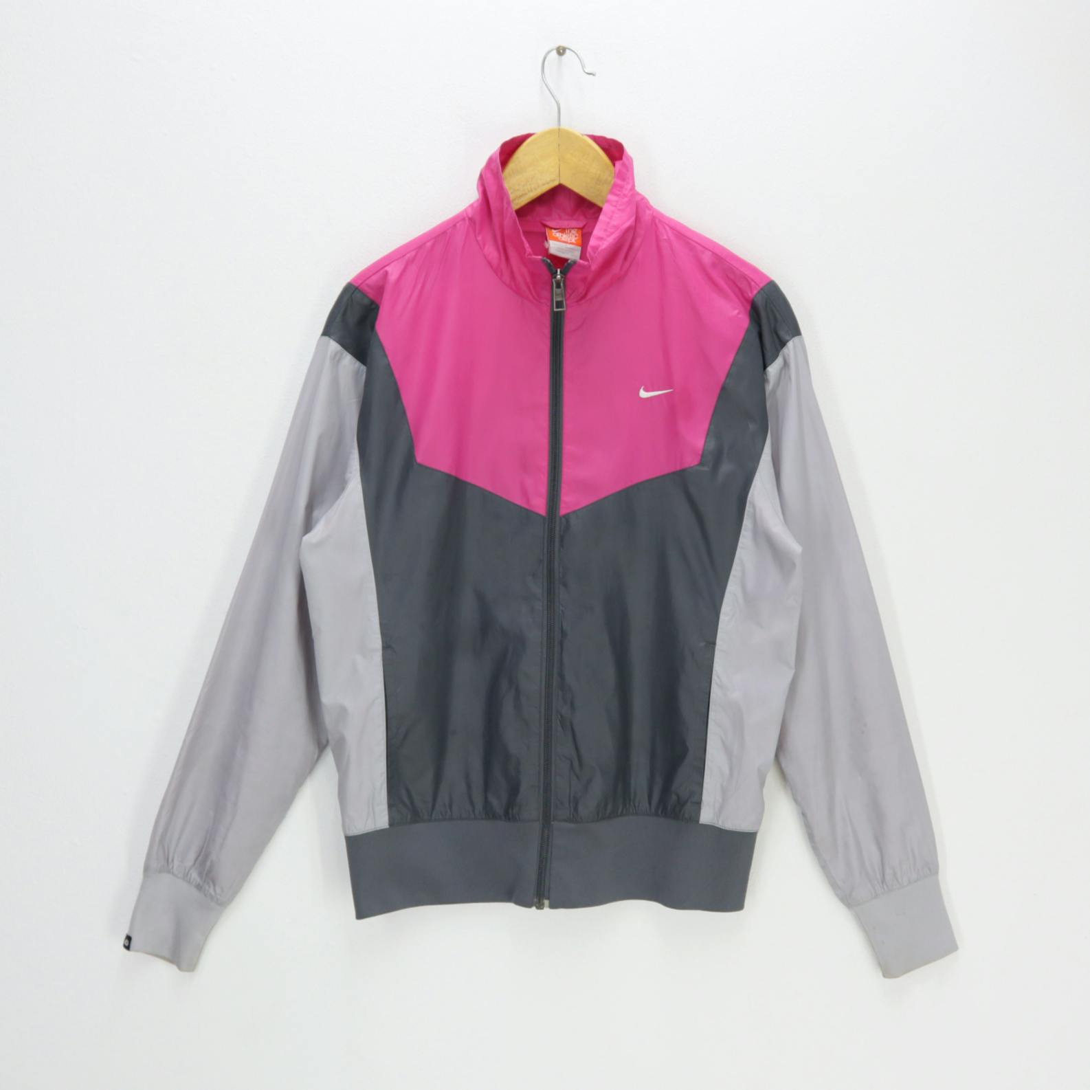 Nike multicolor windbreaker deals