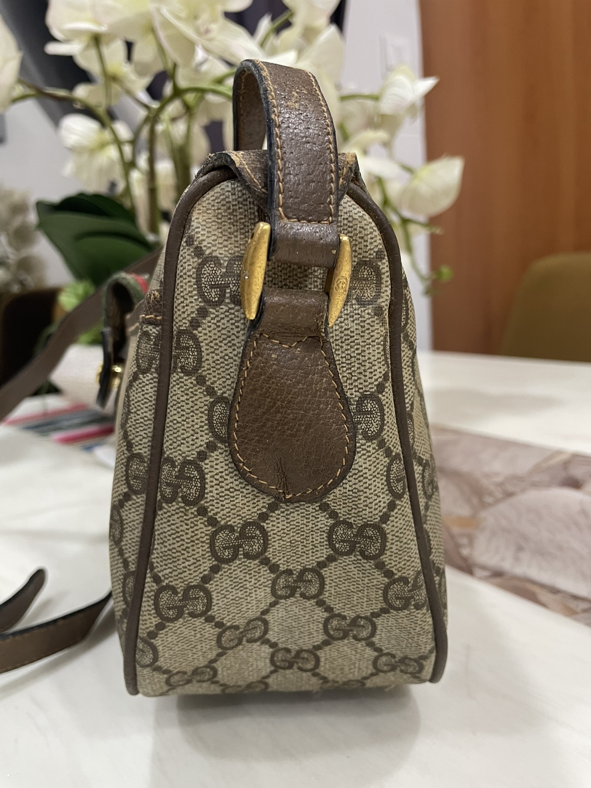 GUCCI Authentic Vintage Gucci Monogram Shoulder Bag  display picture 3