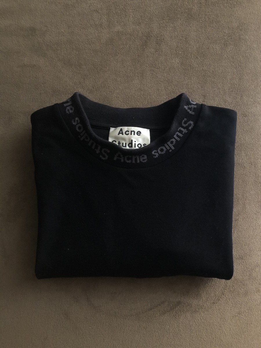 Acne studios navid neck fashion logo tee