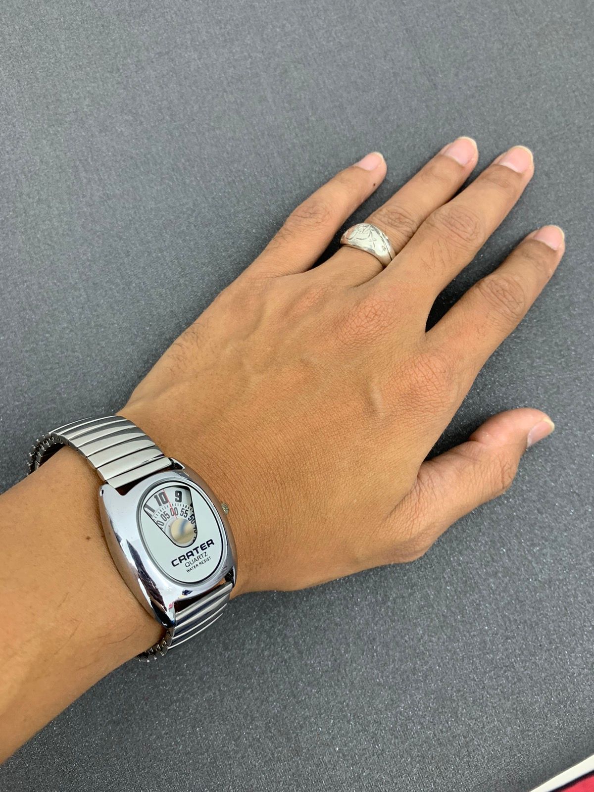 Other Designers Vintage Crater Quartz Rotating Disc Jump