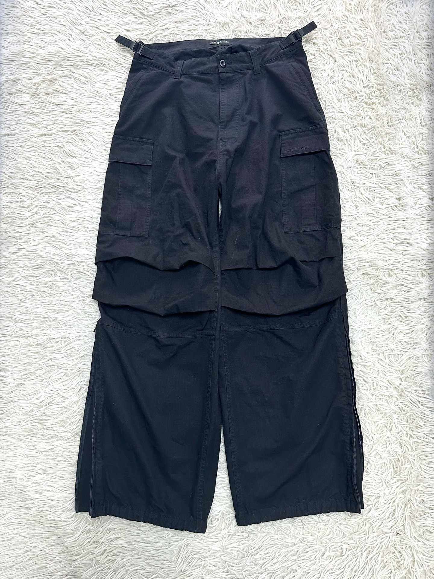 331923-45254-BALENCIAGA-CARGO-